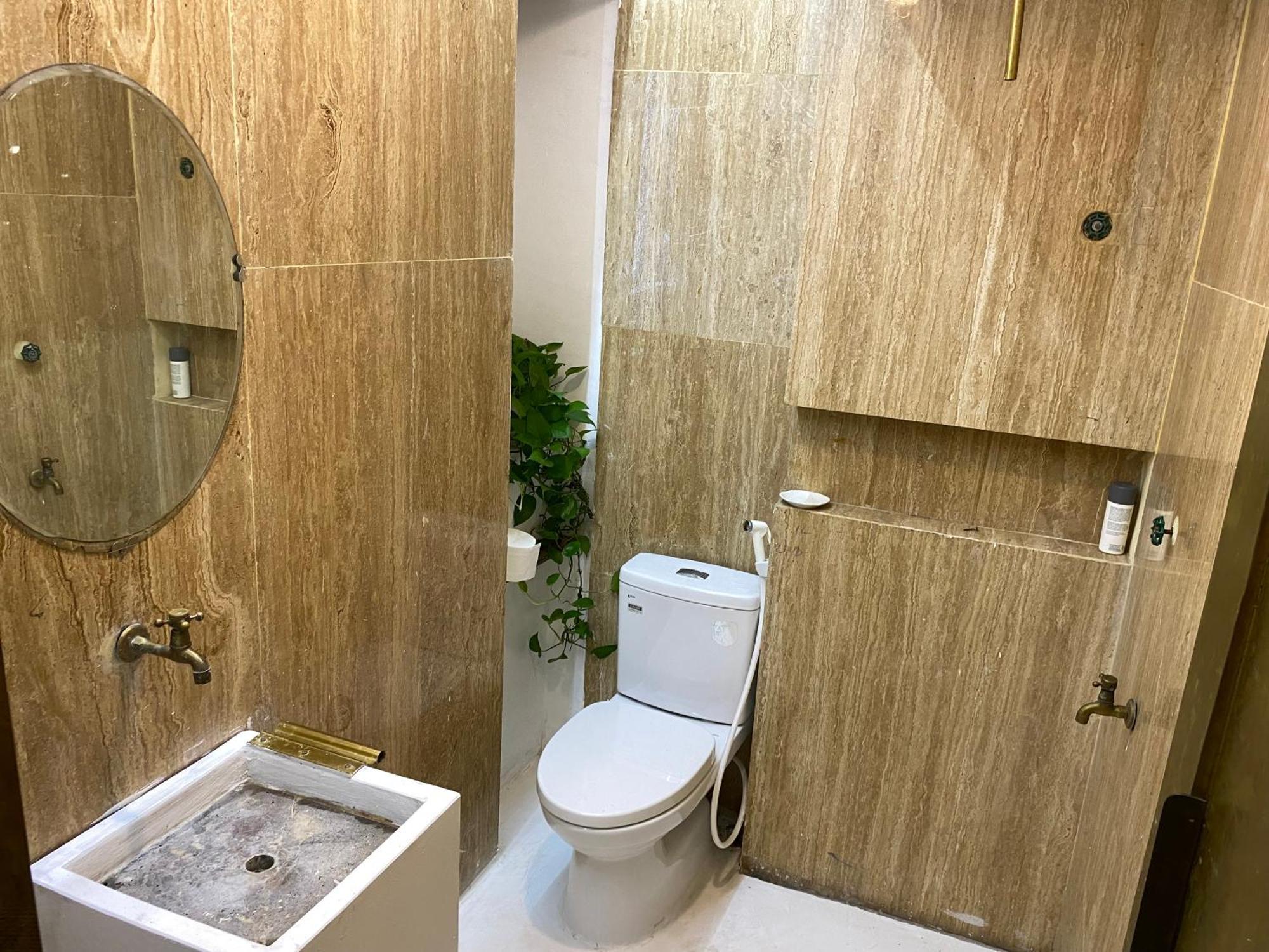 Bed & Breakfast Casa Cocore Charming Old Saigon House TP. Hồ Chí Minh